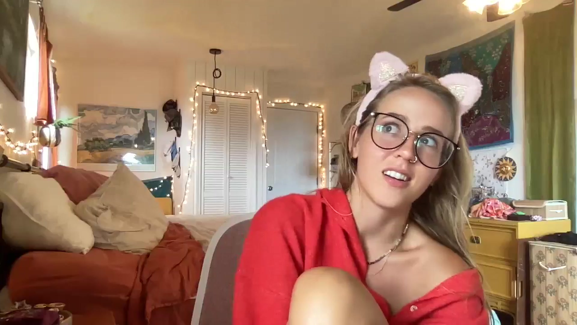 Gallery image thumbnail from PrincessElla_'s myfreecams stream on, 05/24/2024, 24:21 image 4 of 20