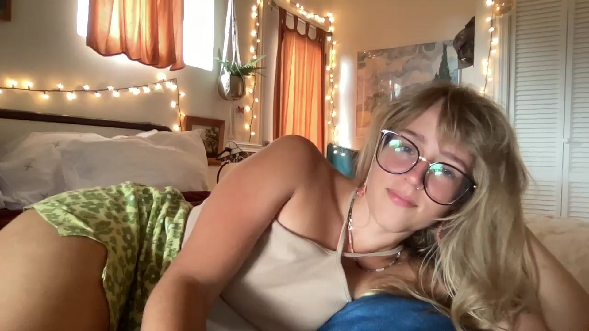 Gallery image thumbnail from PrincessElla_'s myfreecams stream on, 06/08/2024, 02:53 image 7 of 20