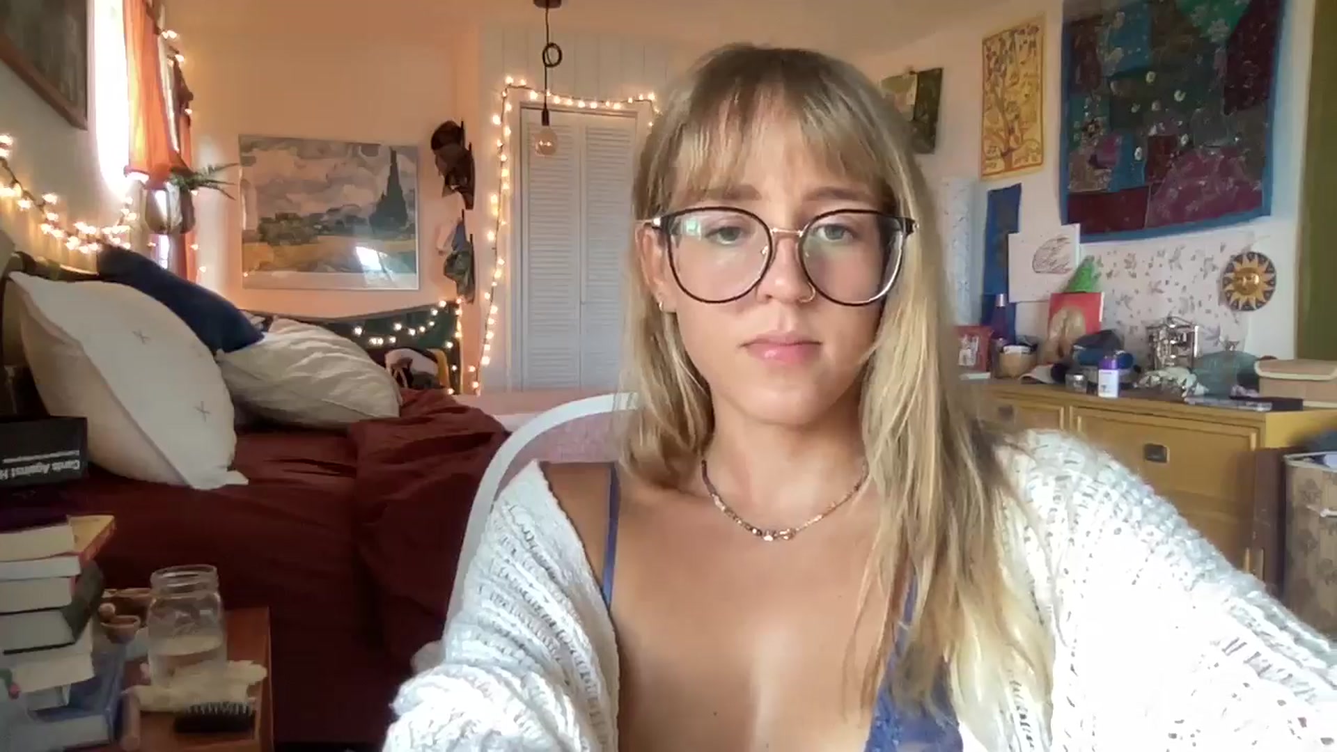 Gallery image thumbnail from PrincessElla_'s myfreecams stream on, 06/15/2024, 19:40 image 10 of 20