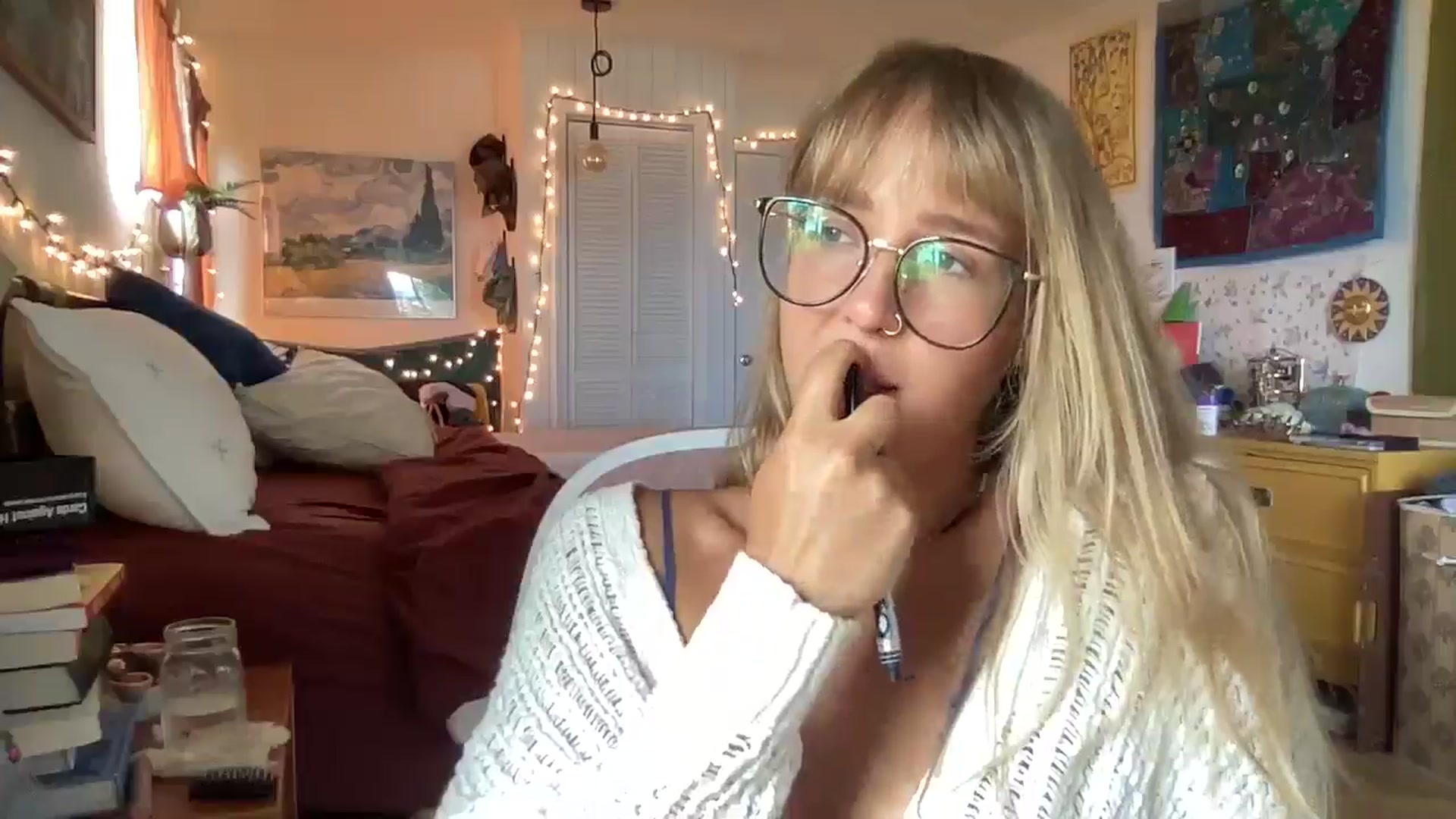 Gallery image thumbnail from PrincessElla_'s myfreecams stream on, 06/15/2024, 19:40 image 3 of 20