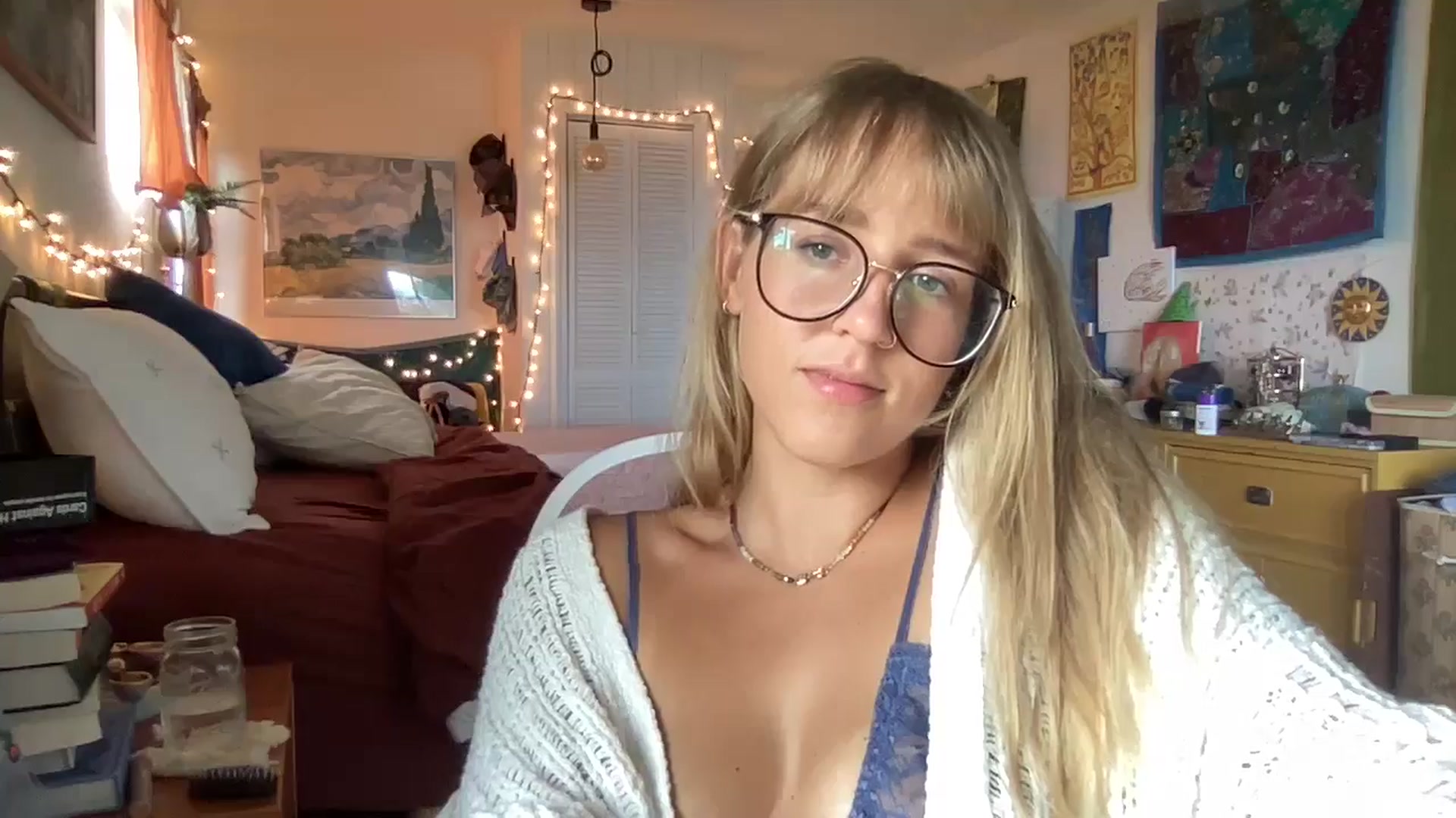 Gallery image thumbnail from PrincessElla_'s myfreecams stream on, 06/15/2024, 19:40 image 7 of 20