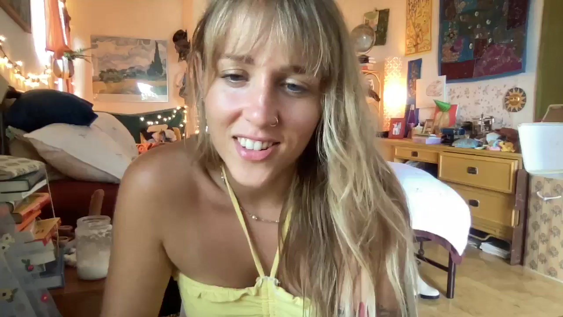 Gallery image thumbnail from PrincessElla_'s myfreecams stream on, 06/22/2024, 18:55 image 4 of 20