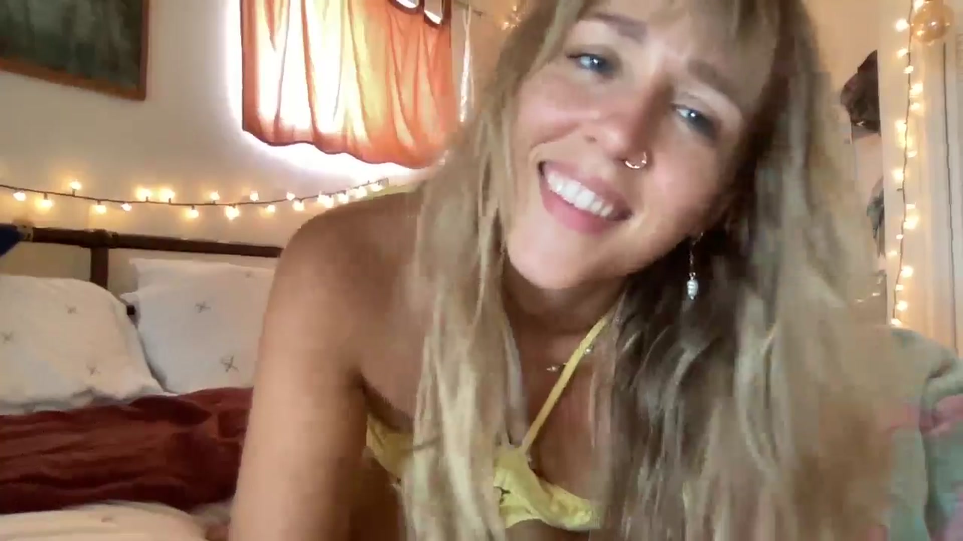 Gallery image thumbnail from PrincessElla_'s myfreecams stream on, 06/22/2024, 18:55 image 7 of 20