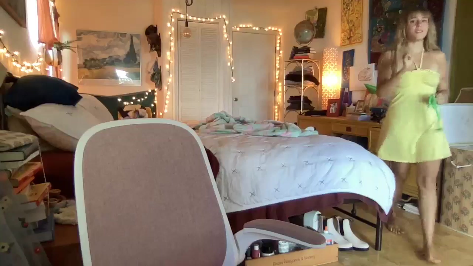 Gallery image thumbnail from PrincessElla_'s myfreecams stream on, 06/22/2024, 18:55 image 5 of 20