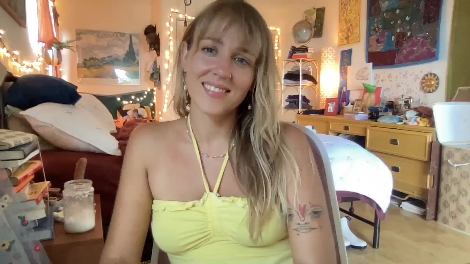 Gallery image thumbnail from PrincessElla_'s myfreecams stream on, 06/22/2024, 18:55 image 2 of 20