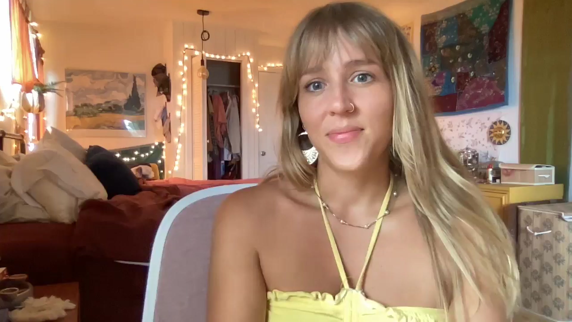 Gallery image thumbnail from PrincessElla_'s myfreecams stream on, 06/28/2024, 20:35 image 3 of 20