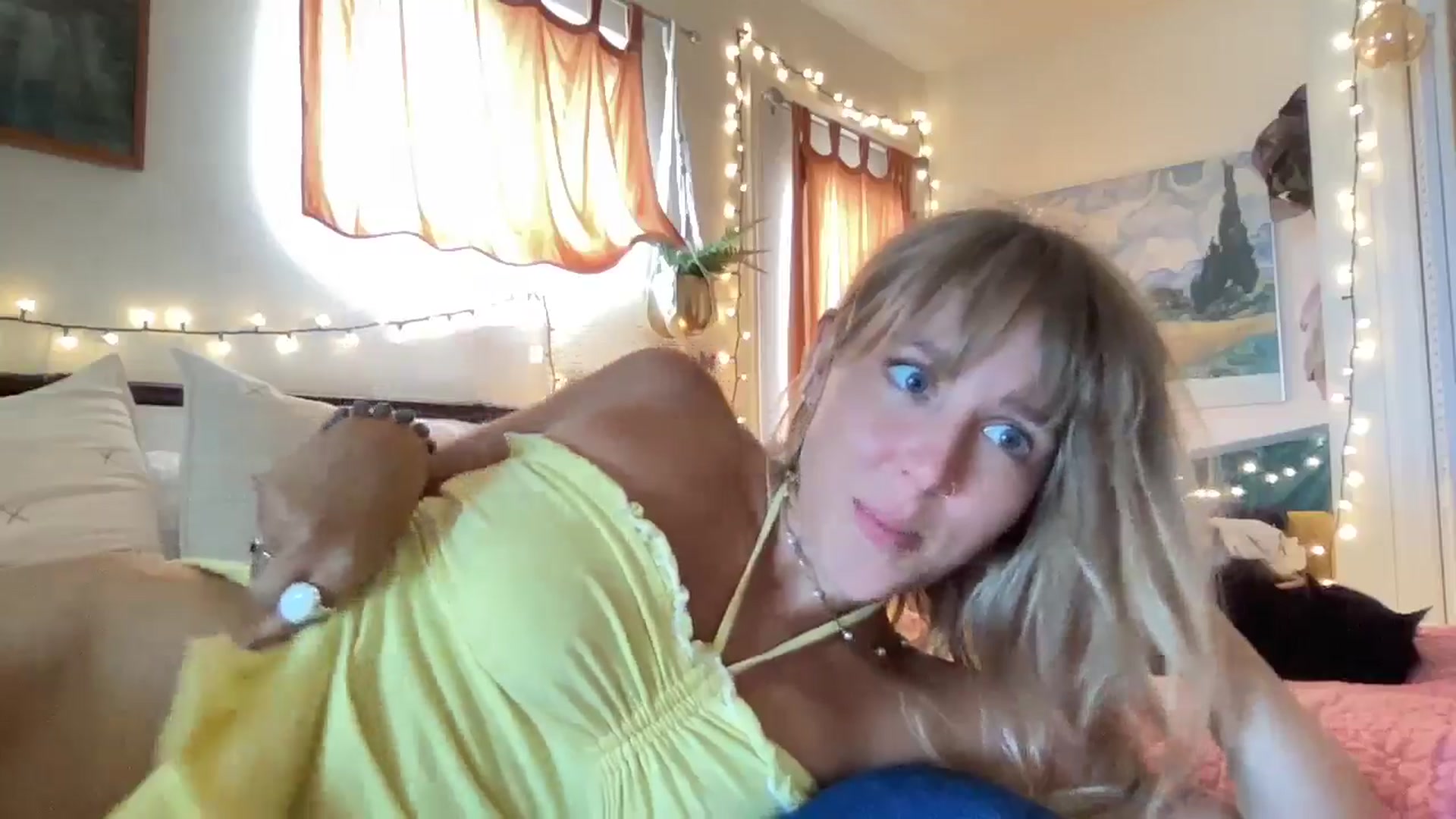 Gallery image thumbnail from PrincessElla_'s myfreecams stream on, 06/28/2024, 20:35 image 17 of 20