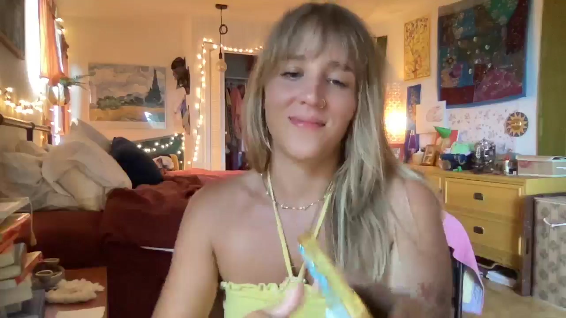 Gallery image thumbnail from PrincessElla_'s myfreecams stream on, 06/28/2024, 20:35 image 6 of 20