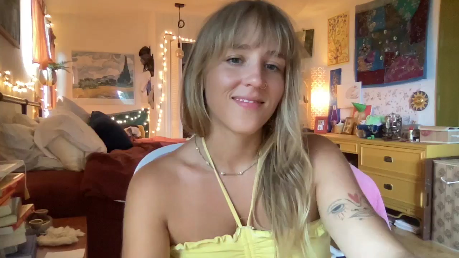 Gallery image thumbnail from PrincessElla_'s myfreecams stream on, 06/28/2024, 20:35 image 5 of 20