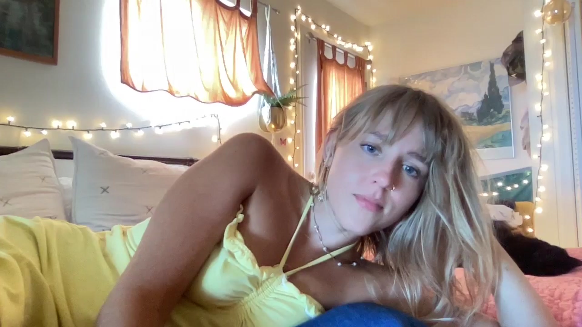 Gallery image thumbnail from PrincessElla_'s myfreecams stream on, 06/28/2024, 20:35 image 19 of 20