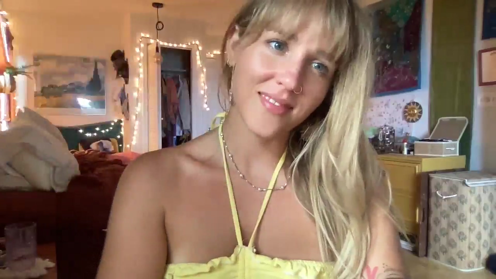 Gallery image thumbnail from PrincessElla_'s myfreecams stream on, 06/28/2024, 22:48 image 14 of 20