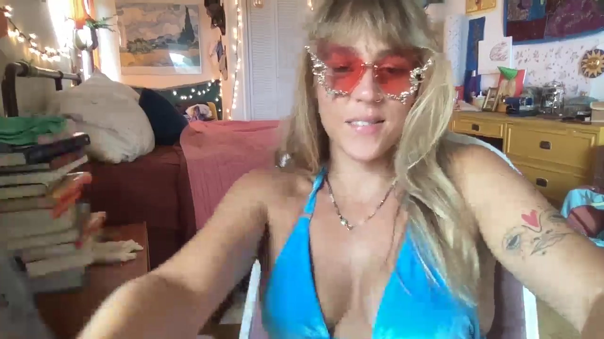 Gallery image thumbnail from PrincessElla_'s myfreecams stream on, 07/01/2024, 22:43 image 5 of 20