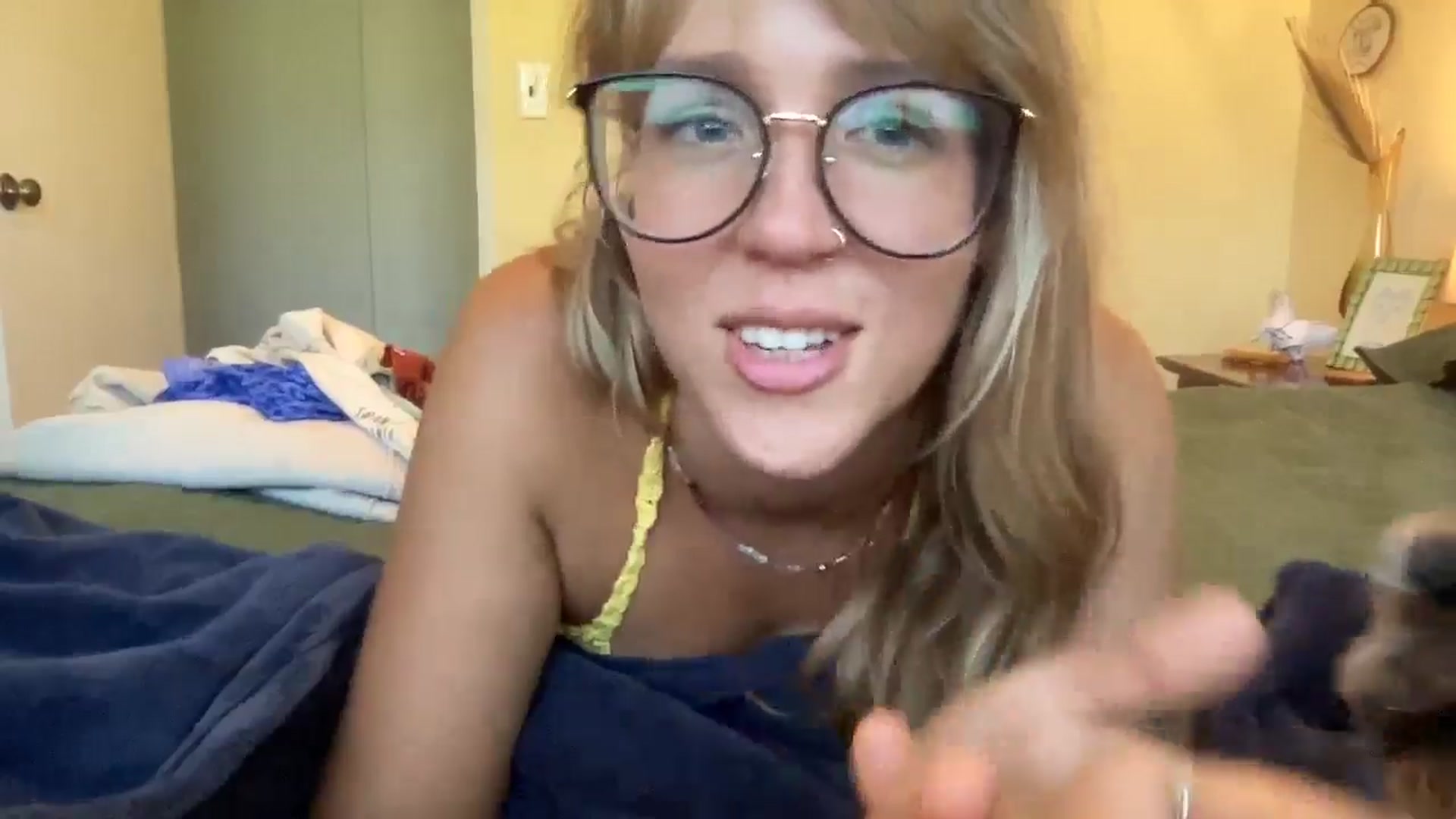 Gallery image thumbnail from PrincessElla_'s myfreecams stream on, 07/03/2024, 20:24 image 14 of 20