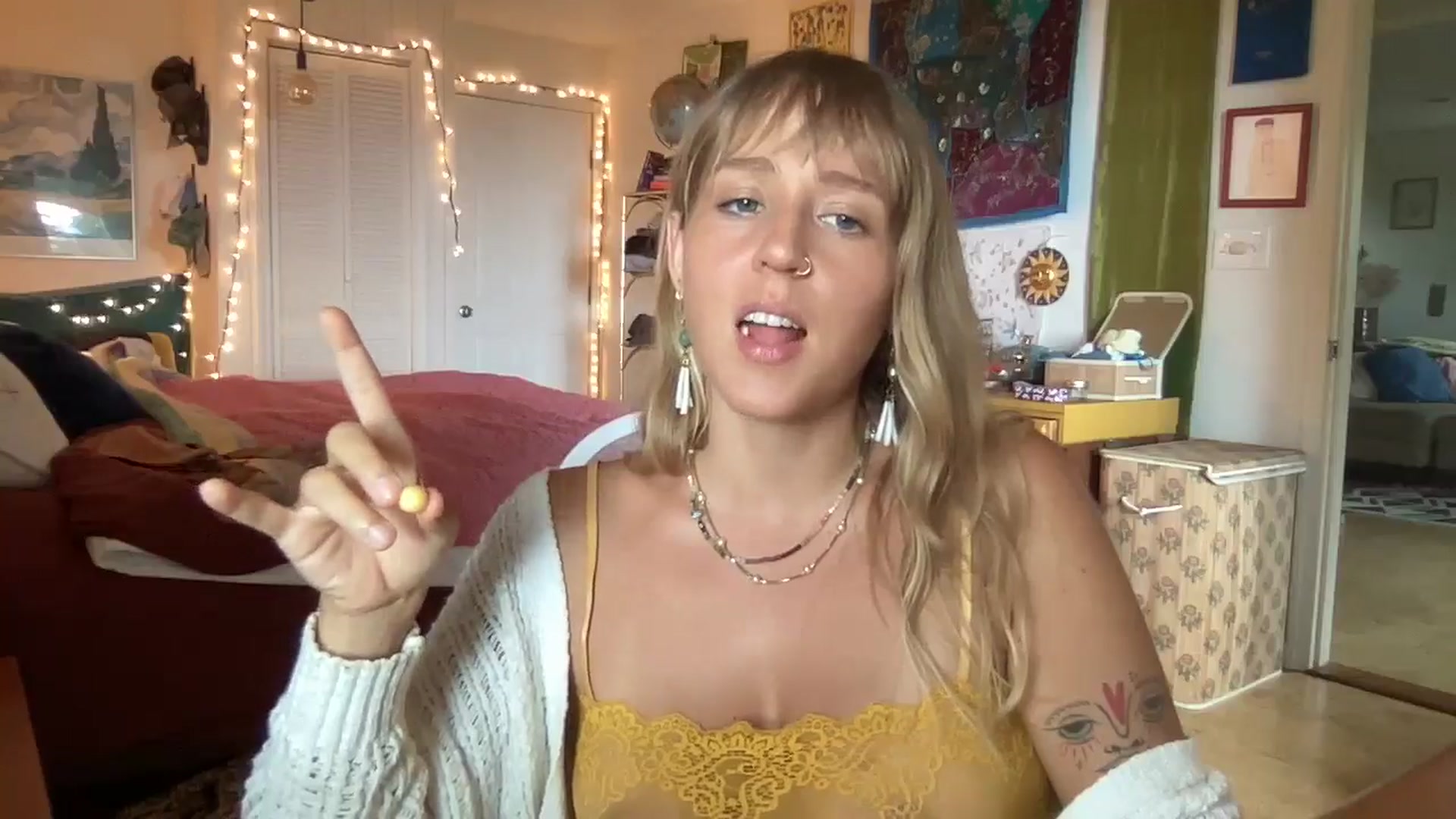Gallery image thumbnail from PrincessElla_'s myfreecams stream on, 07/10/2024, 03:19 image 3 of 20