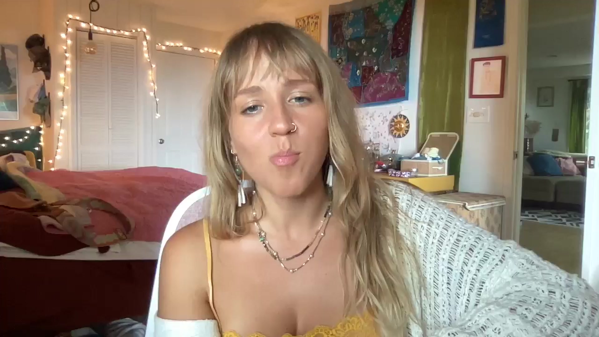 Gallery image thumbnail from PrincessElla_'s myfreecams stream on, 07/10/2024, 03:19 image 4 of 20