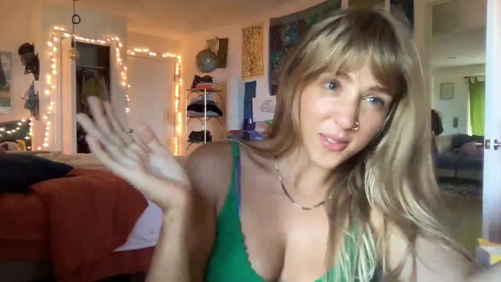 Gallery image thumbnail from PrincessElla_'s myfreecams stream on, 07/18/2024, 19:31 image 7 of 20