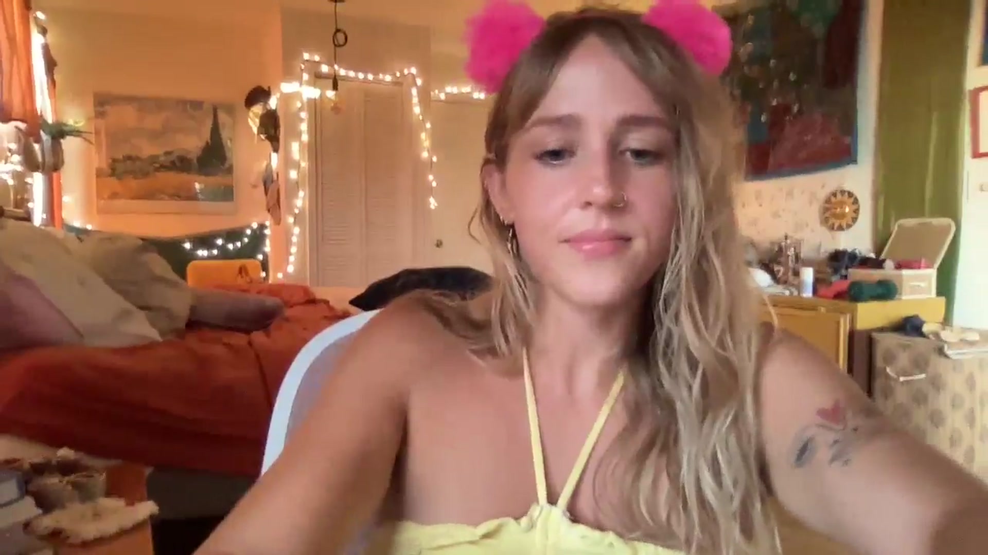 Gallery image thumbnail from PrincessElla_'s myfreecams stream on, 07/23/2024, 05:16 image 14 of 20
