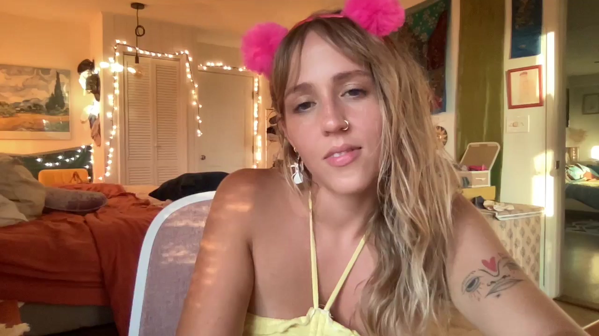 Gallery image thumbnail from PrincessElla_'s myfreecams stream on, 07/23/2024, 05:16 image 12 of 20