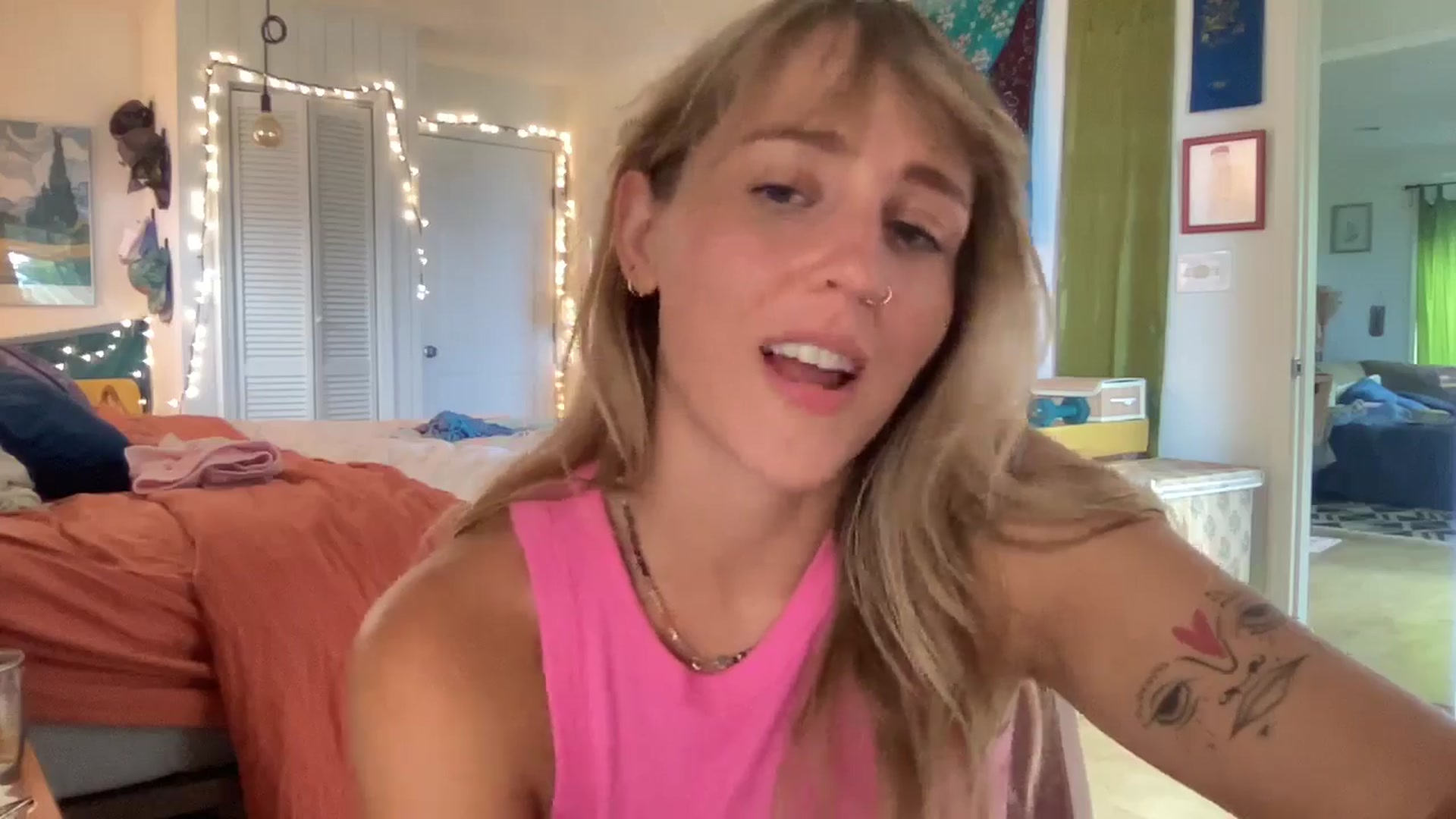 Gallery image thumbnail from PrincessElla_'s myfreecams stream on, 07/27/2024, 22:59 image 4 of 20