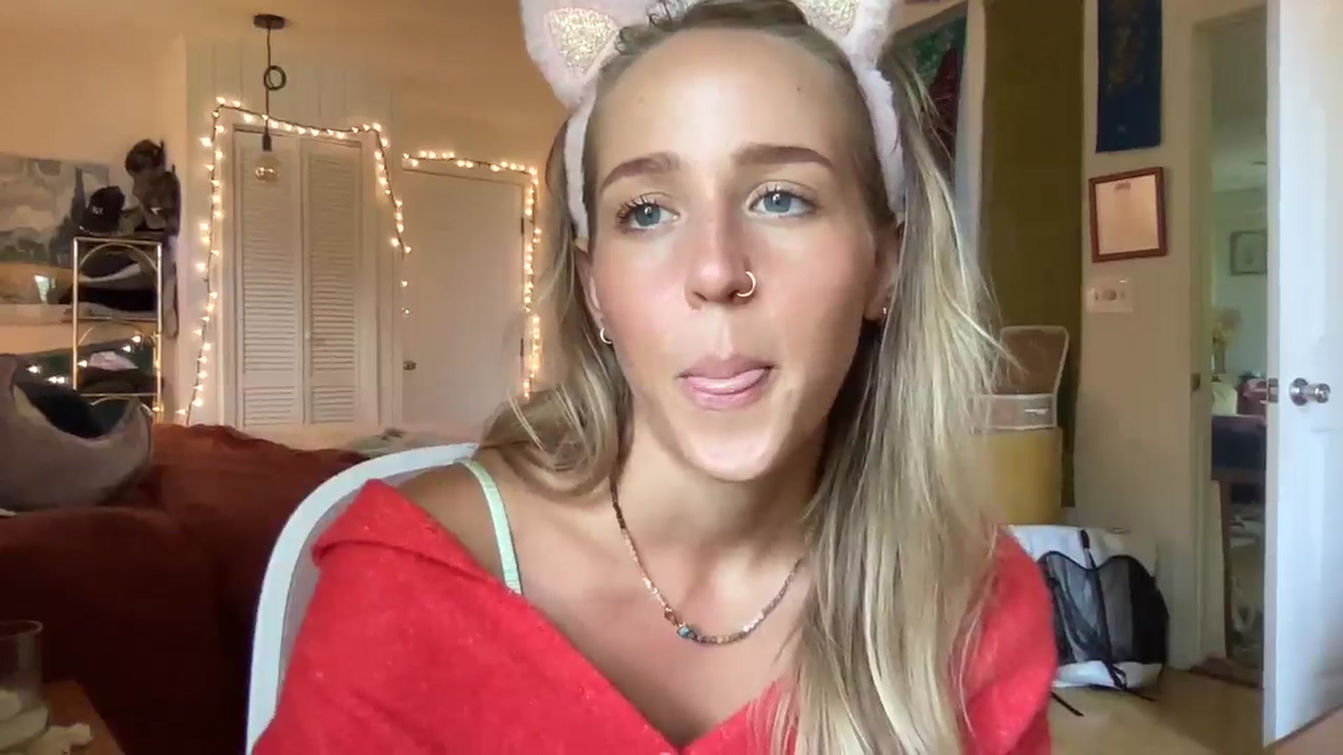 Gallery image thumbnail from PrincessElla_'s myfreecams stream on, 08/10/2024, 24:05 image 8 of 20
