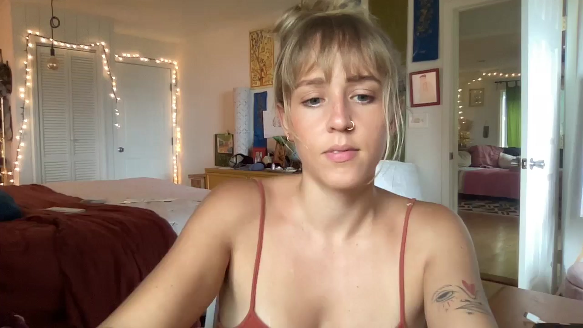 Gallery image thumbnail from PrincessElla_'s myfreecams stream on, 08/14/2024, 24:03 image 1 of 20
