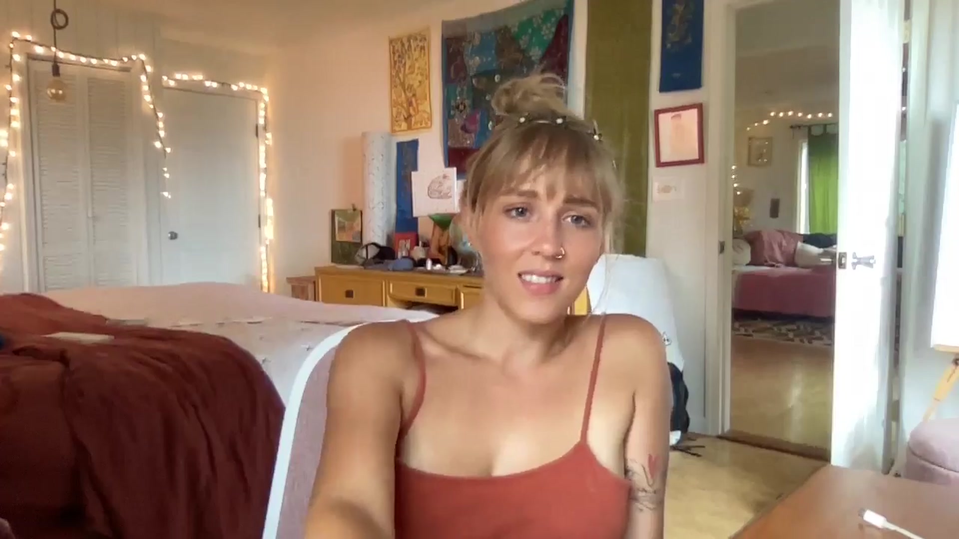 Gallery image thumbnail from PrincessElla_'s myfreecams stream on, 08/14/2024, 24:03 image 9 of 20