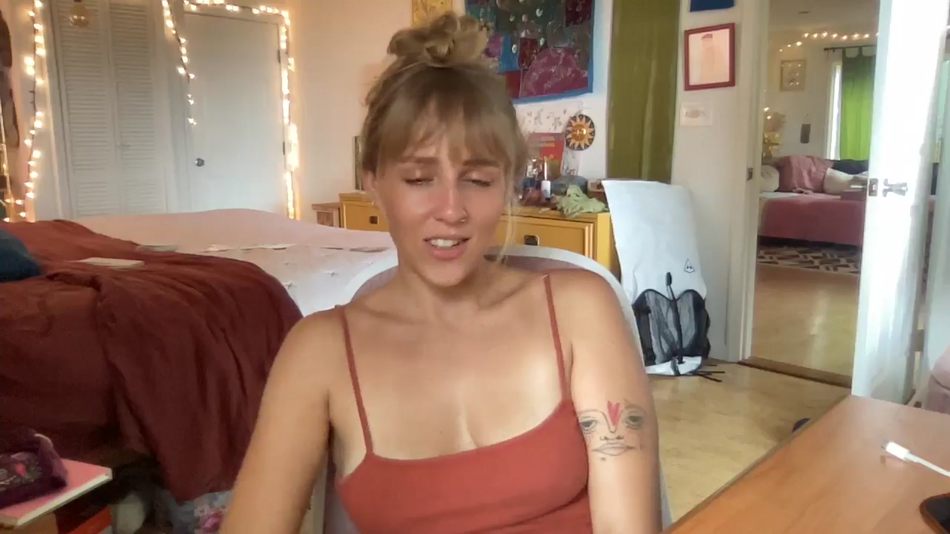 Gallery image thumbnail from PrincessElla_'s myfreecams stream on, 08/14/2024, 24:21 image 18 of 20