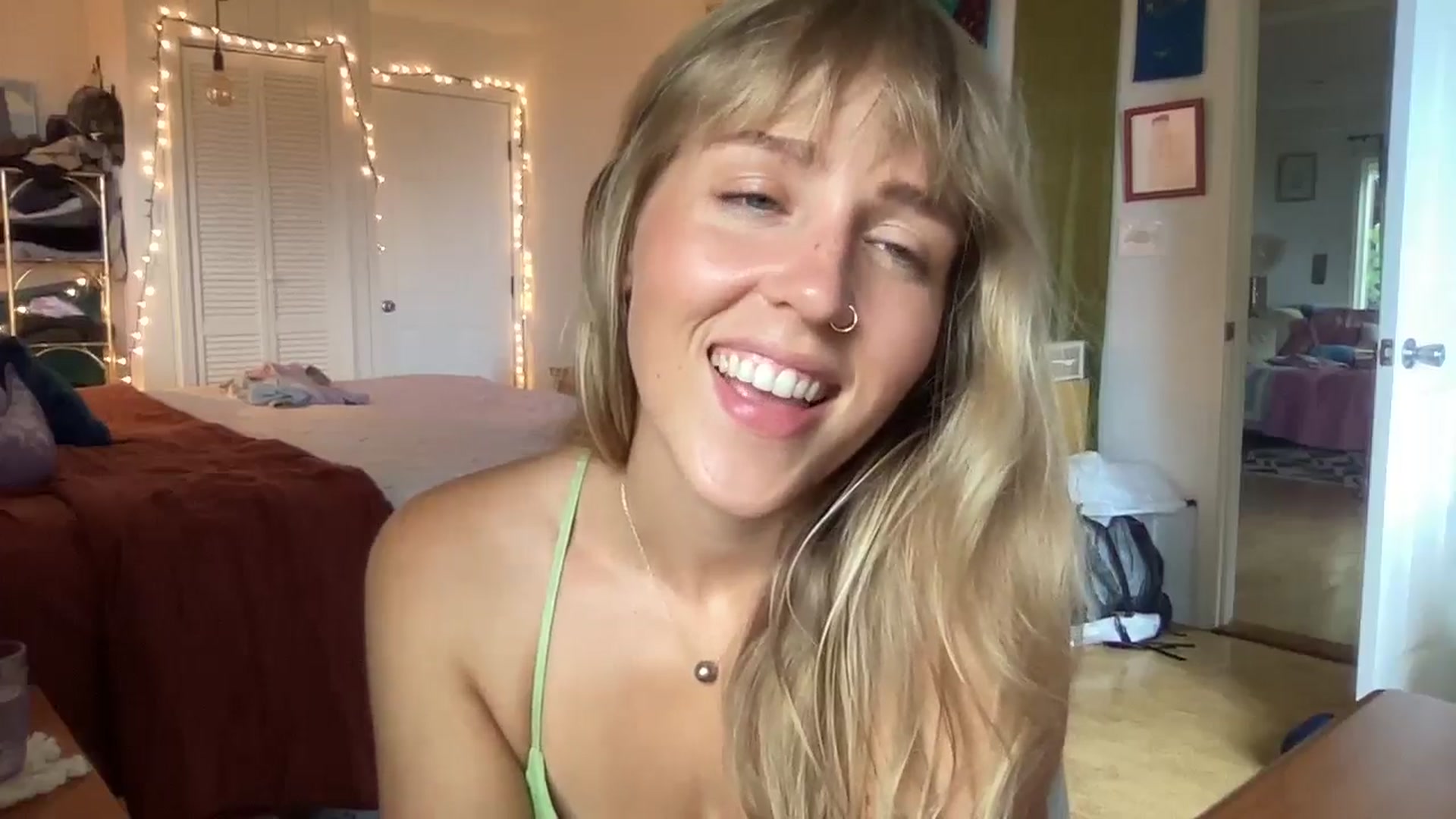 Gallery image thumbnail from PrincessElla_'s myfreecams stream on, 08/15/2024, 01:27 image 2 of 20