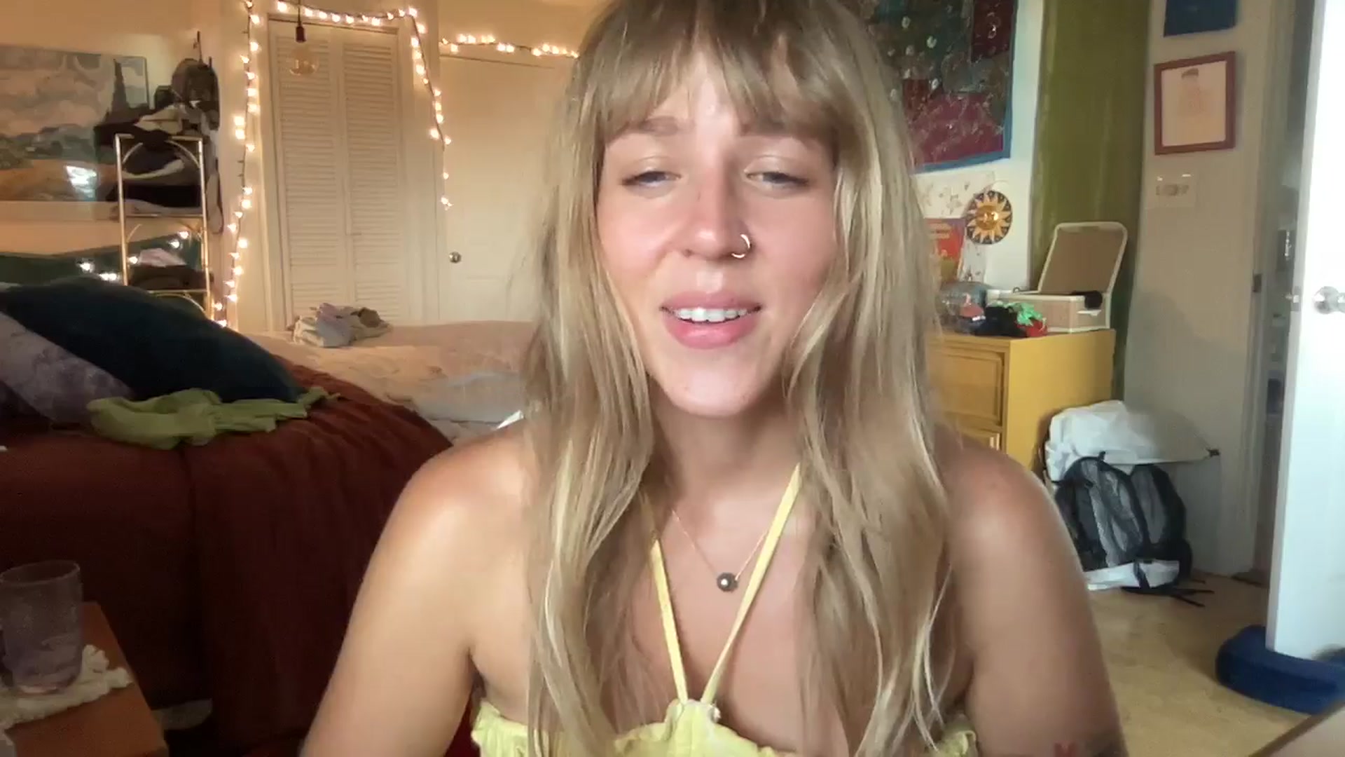 Gallery image thumbnail from PrincessElla_'s myfreecams stream on, 08/15/2024, 04:07 image 17 of 20