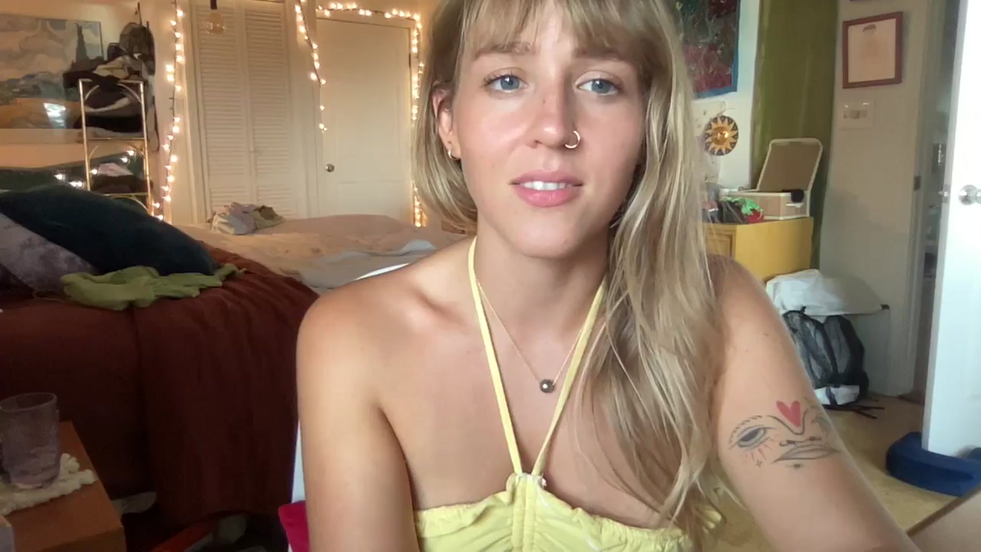 Gallery image thumbnail from PrincessElla_'s myfreecams stream on, 08/15/2024, 04:07 image 3 of 20