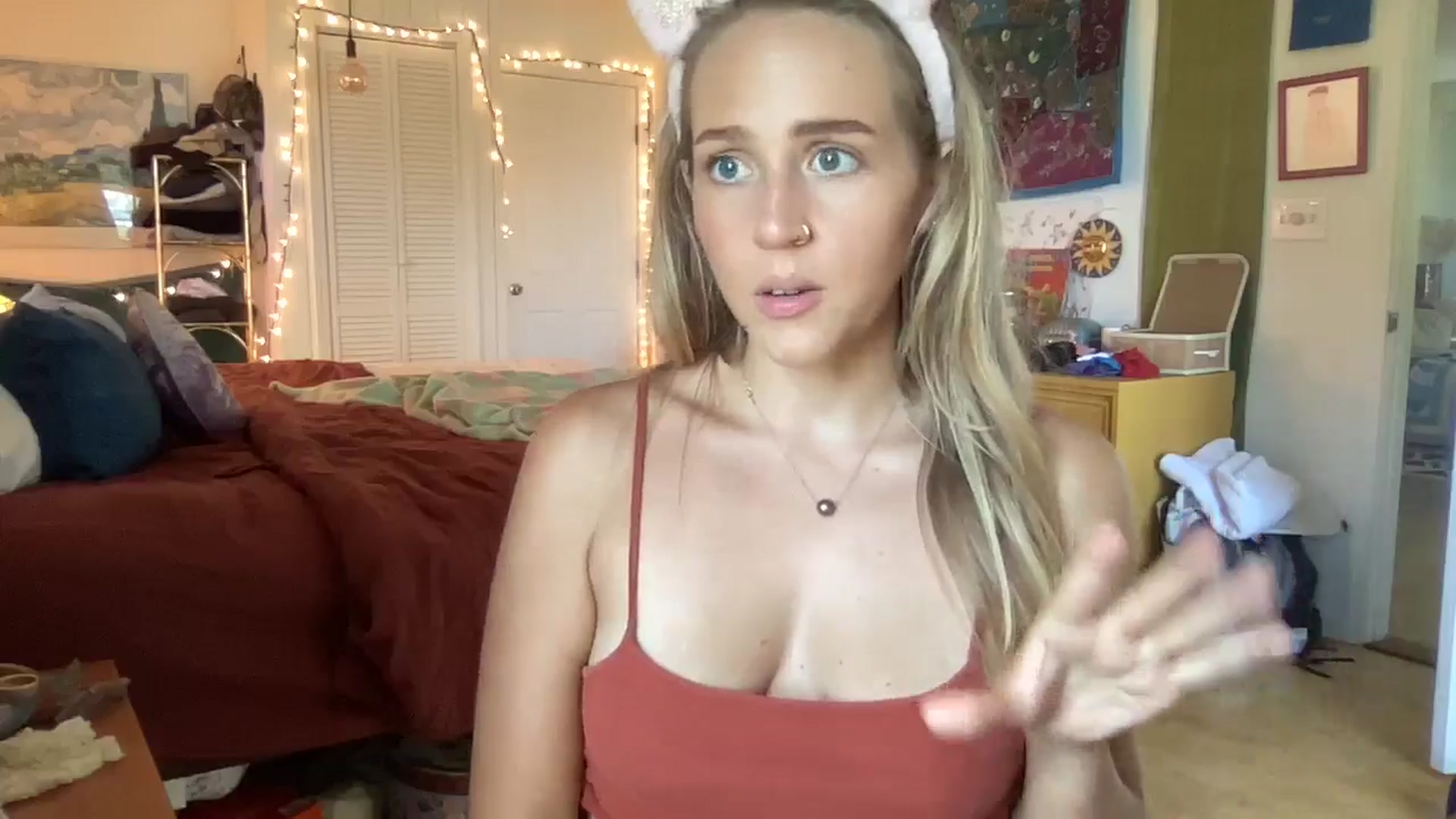 Gallery image thumbnail from PrincessElla_'s myfreecams stream on, 08/15/2024, 22:20 image 16 of 20