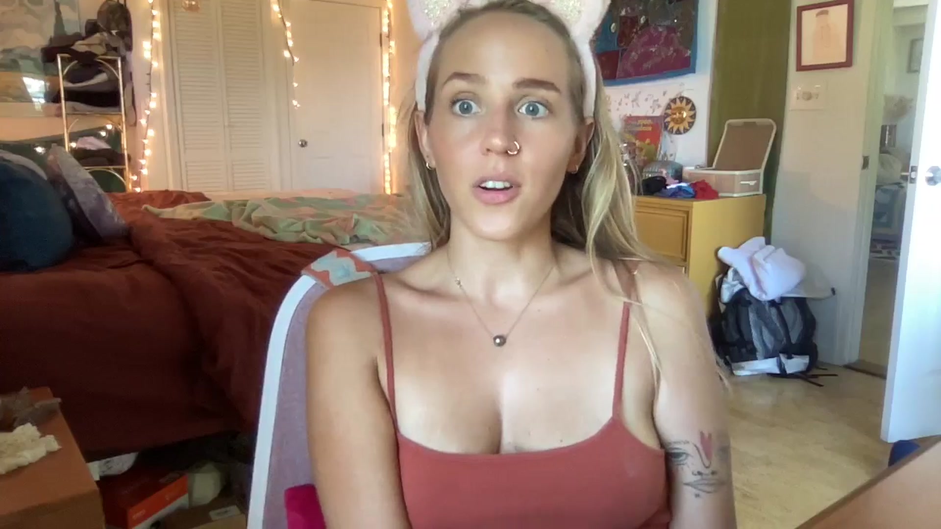 Gallery image thumbnail from PrincessElla_'s myfreecams stream on, 08/15/2024, 22:20 image 7 of 20