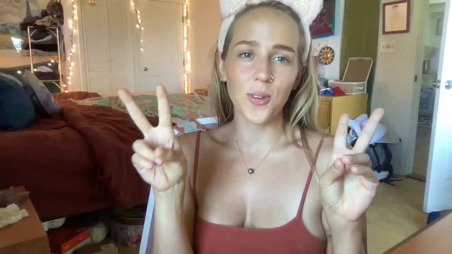 Gallery image thumbnail from PrincessElla_'s myfreecams stream on, 08/15/2024, 22:20 image 8 of 20