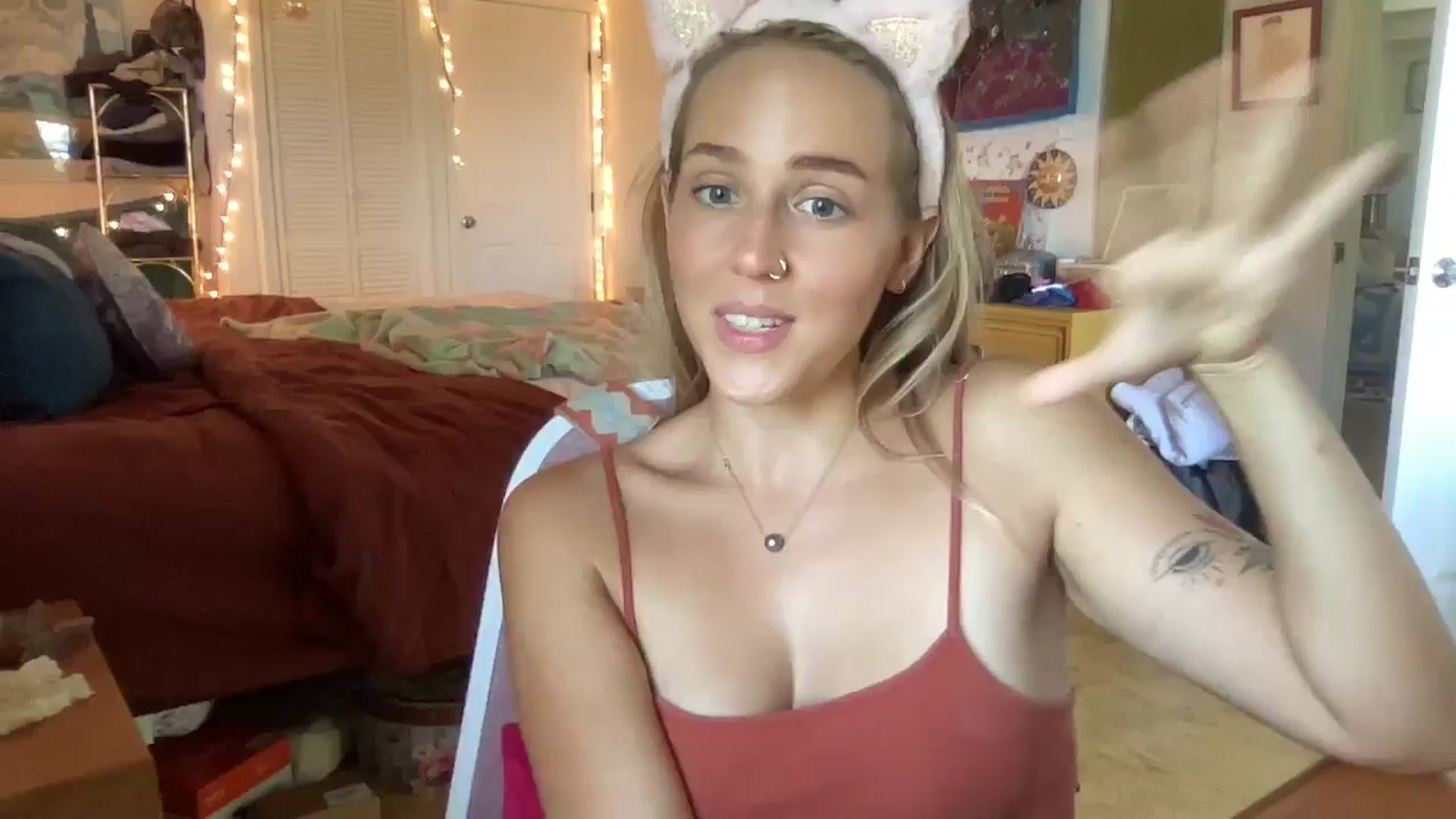 Gallery image thumbnail from PrincessElla_'s myfreecams stream on, 08/15/2024, 22:20 image 9 of 20