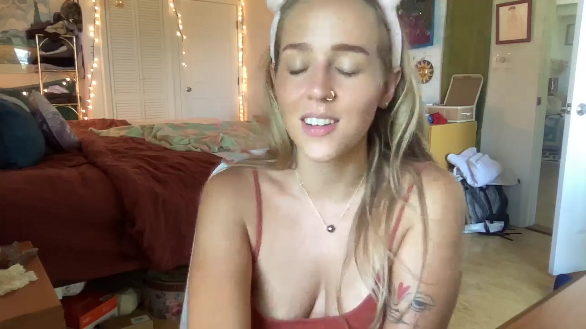 Gallery image thumbnail from PrincessElla_'s myfreecams stream on, 08/15/2024, 22:20 image 11 of 20