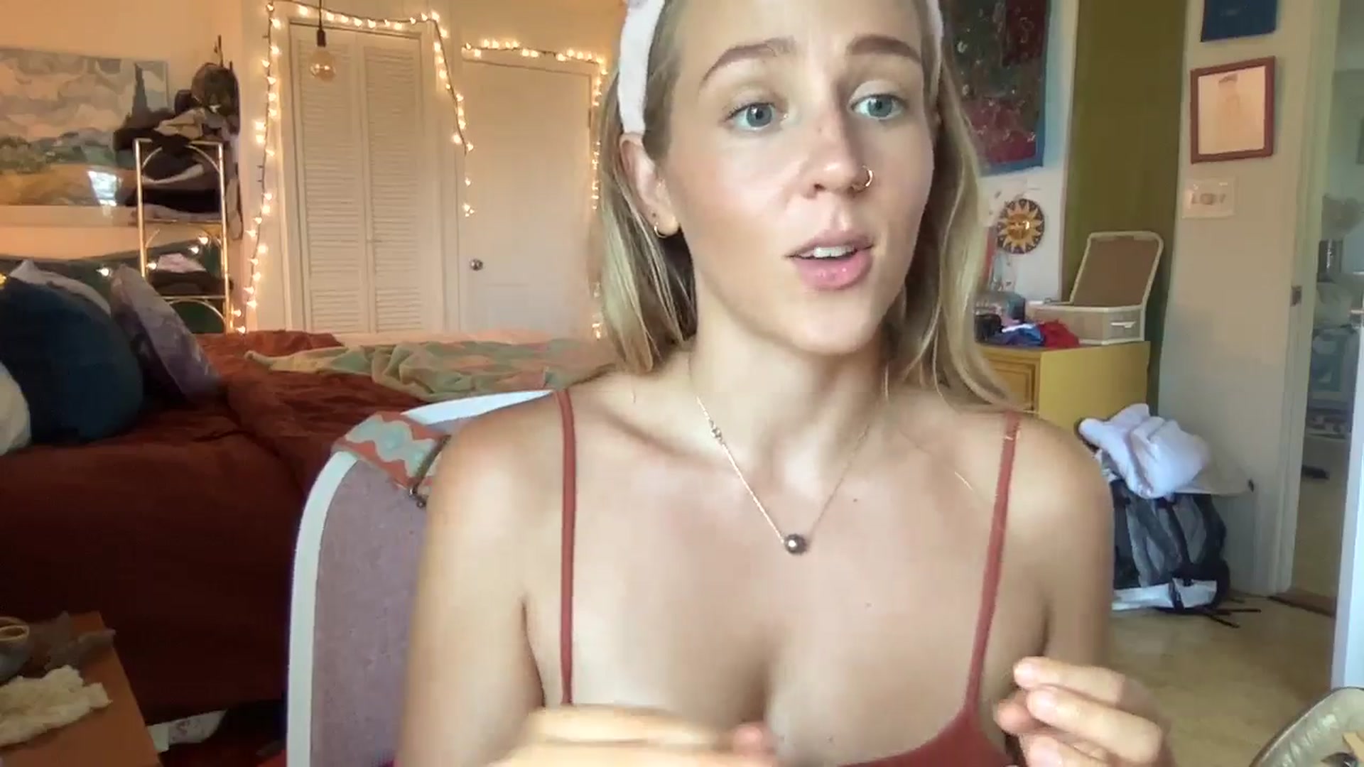 Gallery image thumbnail from PrincessElla_'s myfreecams stream on, 08/15/2024, 22:20 image 18 of 20