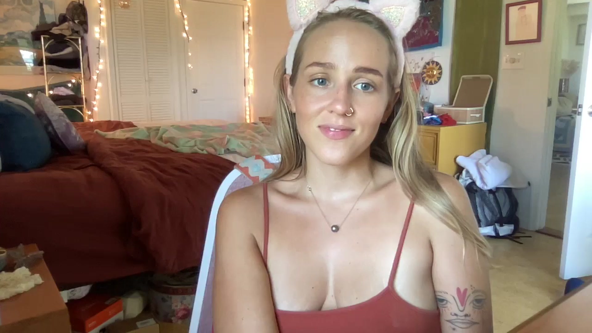 Gallery image thumbnail from PrincessElla_'s myfreecams stream on, 08/15/2024, 22:20 image 12 of 20