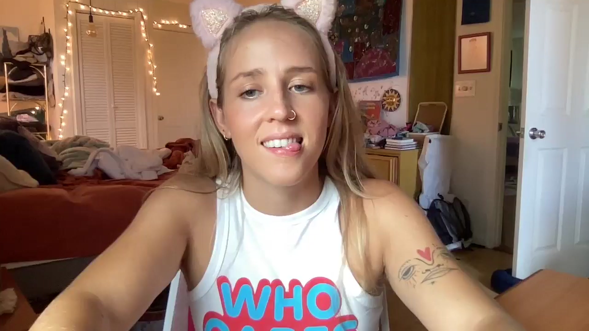 Gallery image thumbnail from PrincessElla_'s myfreecams stream on, 08/20/2024, 23:28 image 1 of 20