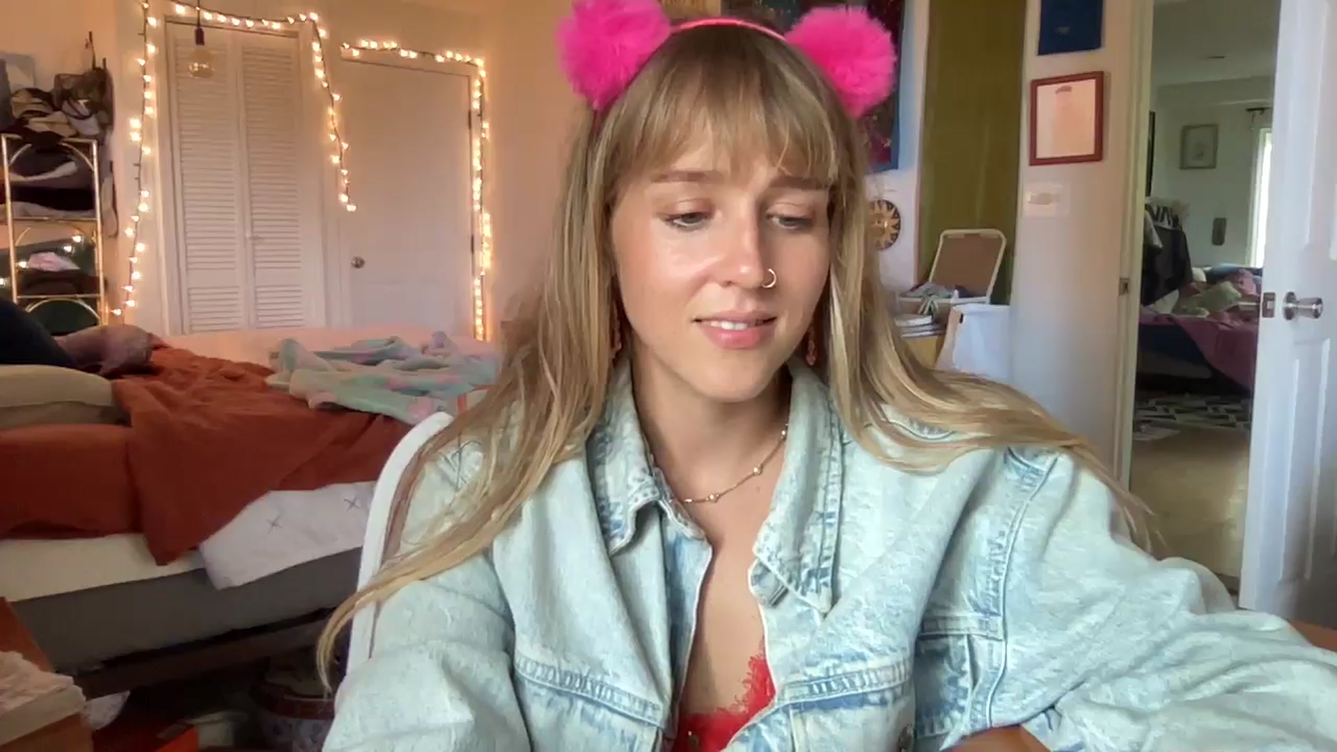 Gallery image thumbnail from PrincessElla_'s myfreecams stream on, 08/22/2024, 22:29 image 15 of 20