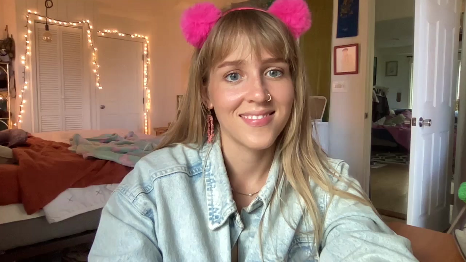 Gallery image thumbnail from PrincessElla_'s myfreecams stream on, 08/22/2024, 22:29 image 12 of 20