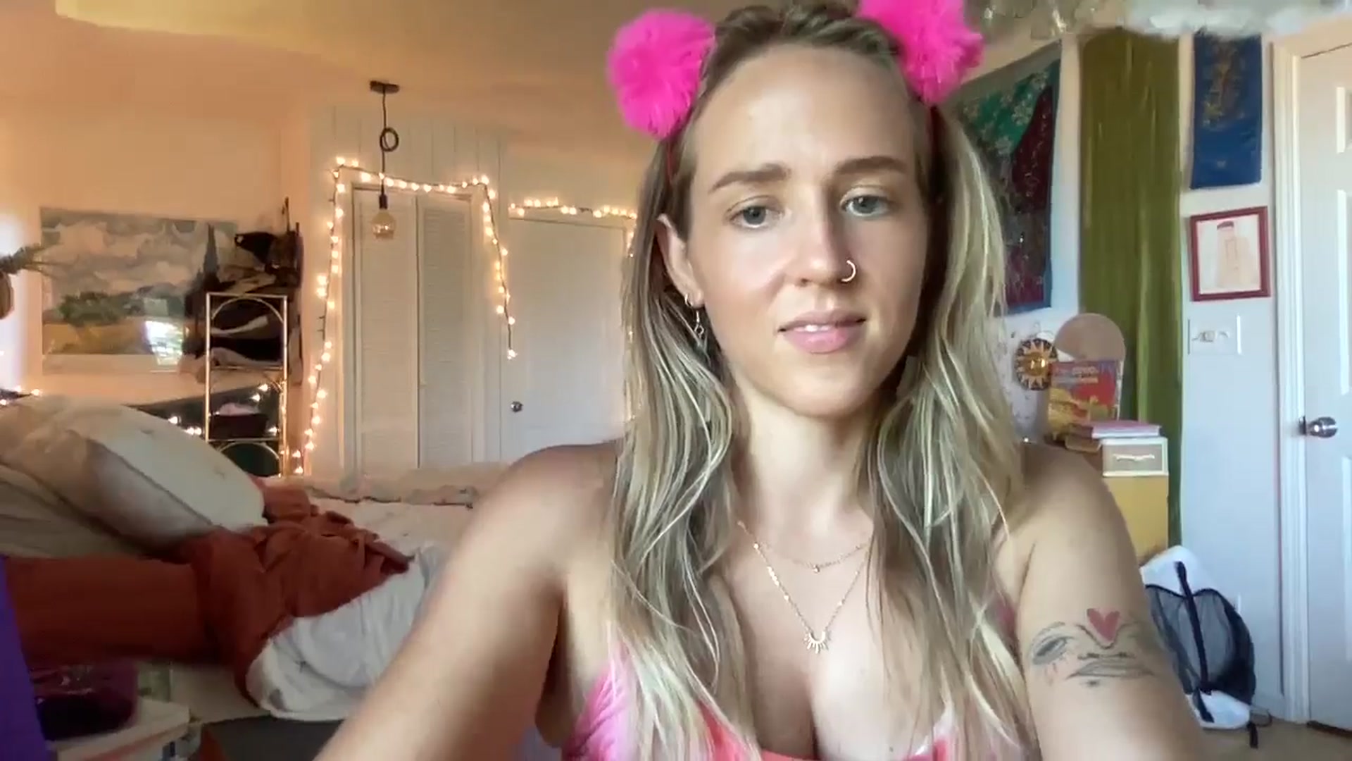 Gallery image thumbnail from PrincessElla_'s myfreecams stream on, 08/28/2024, 21:59 image 15 of 20