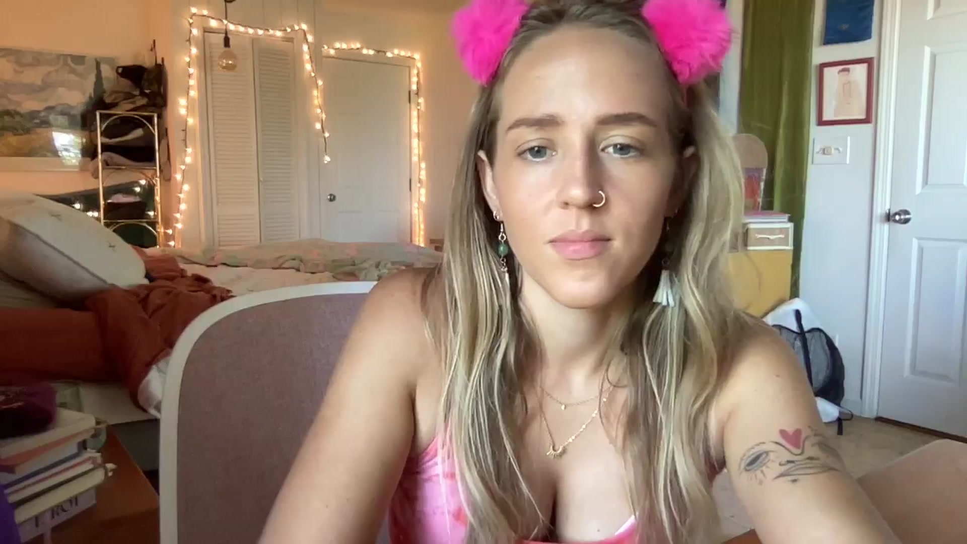 Gallery image thumbnail from PrincessElla_'s myfreecams stream on, 08/28/2024, 21:59 image 8 of 20