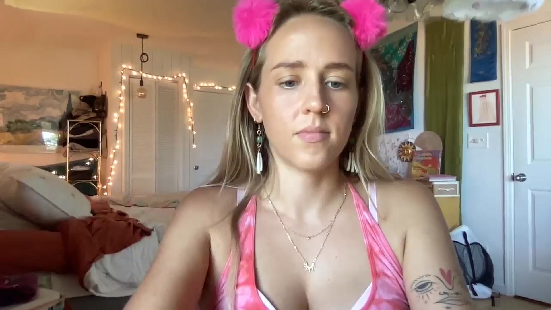Gallery image thumbnail from PrincessElla_'s myfreecams stream on, 08/28/2024, 21:59 image 19 of 20