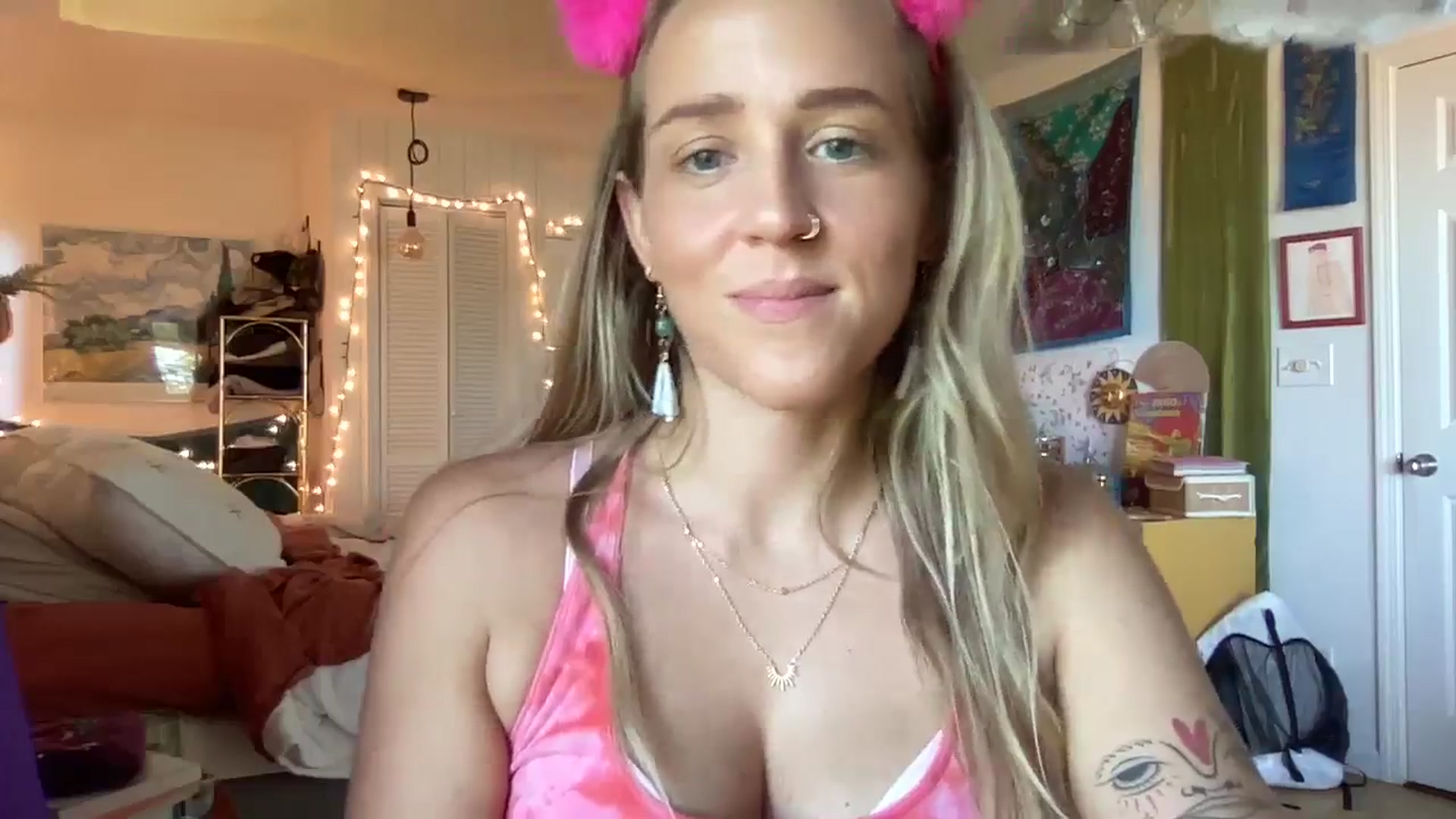 Gallery image thumbnail from PrincessElla_'s myfreecams stream on, 08/28/2024, 21:59 image 16 of 20