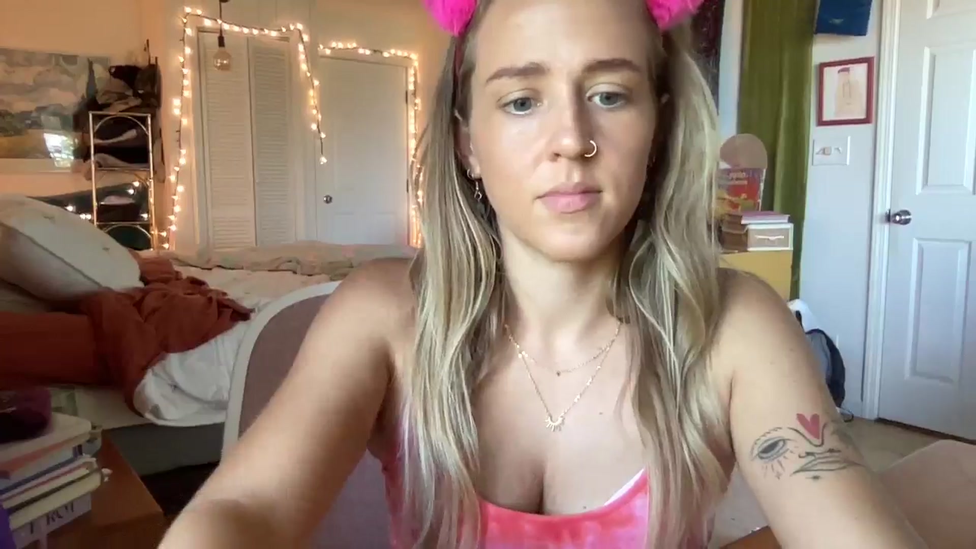 Gallery image thumbnail from PrincessElla_'s myfreecams stream on, 08/28/2024, 21:59 image 10 of 20