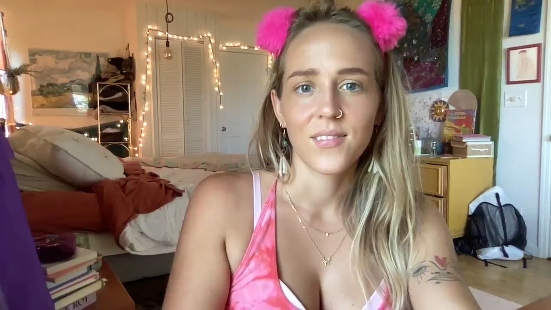 Gallery image thumbnail from PrincessElla_'s myfreecams stream on, 08/28/2024, 23:49 image 6 of 20