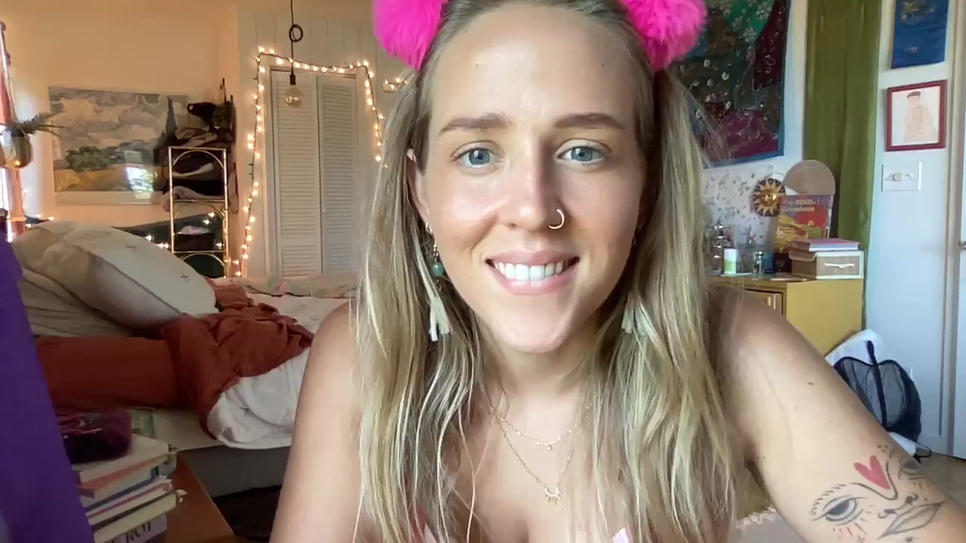 Gallery image thumbnail from PrincessElla_'s myfreecams stream on, 08/28/2024, 23:49 image 7 of 20