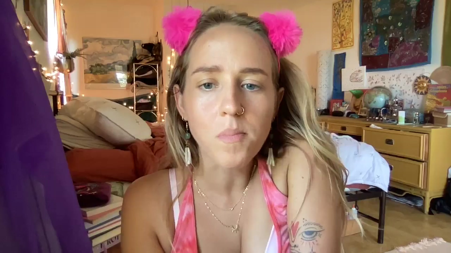 Gallery image thumbnail from PrincessElla_'s myfreecams stream on, 08/28/2024, 23:49 image 14 of 20