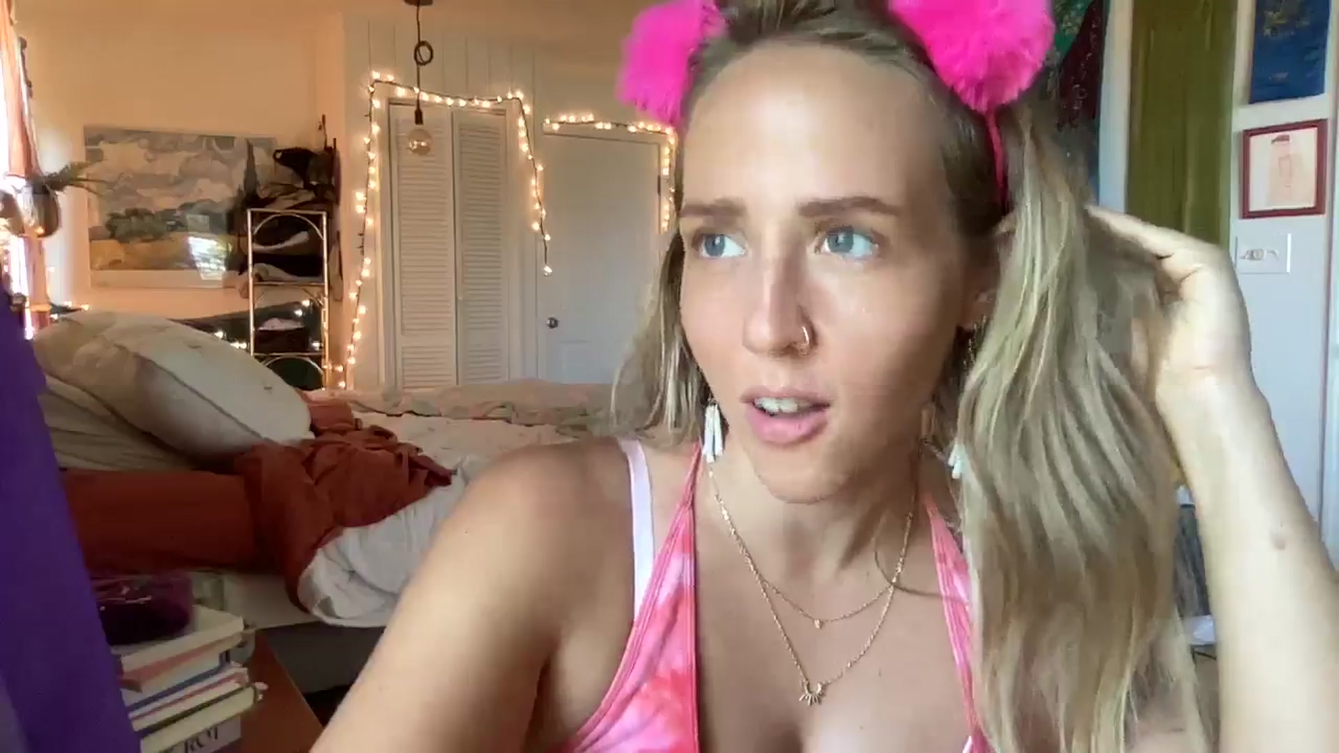 Gallery image thumbnail from PrincessElla_'s myfreecams stream on, 08/28/2024, 23:49 image 5 of 20