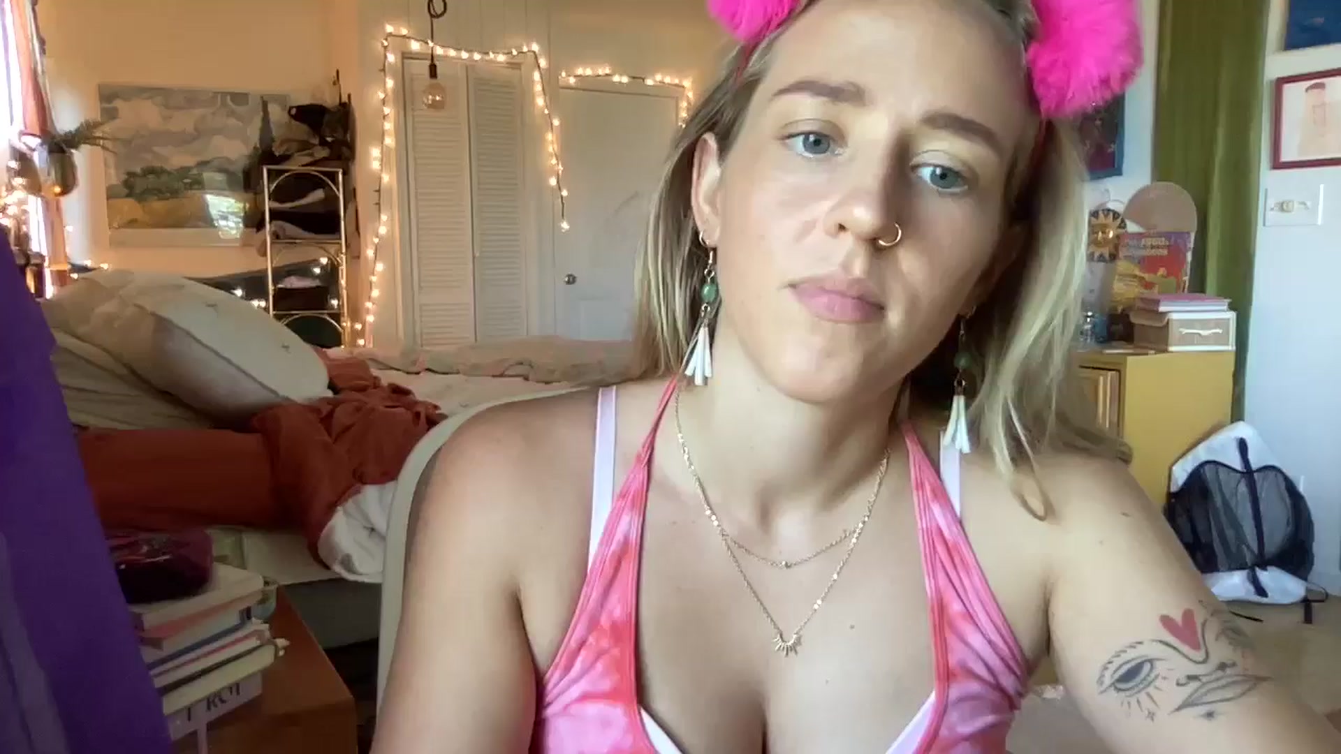 Gallery image thumbnail from PrincessElla_'s myfreecams stream on, 08/28/2024, 23:49 image 2 of 20